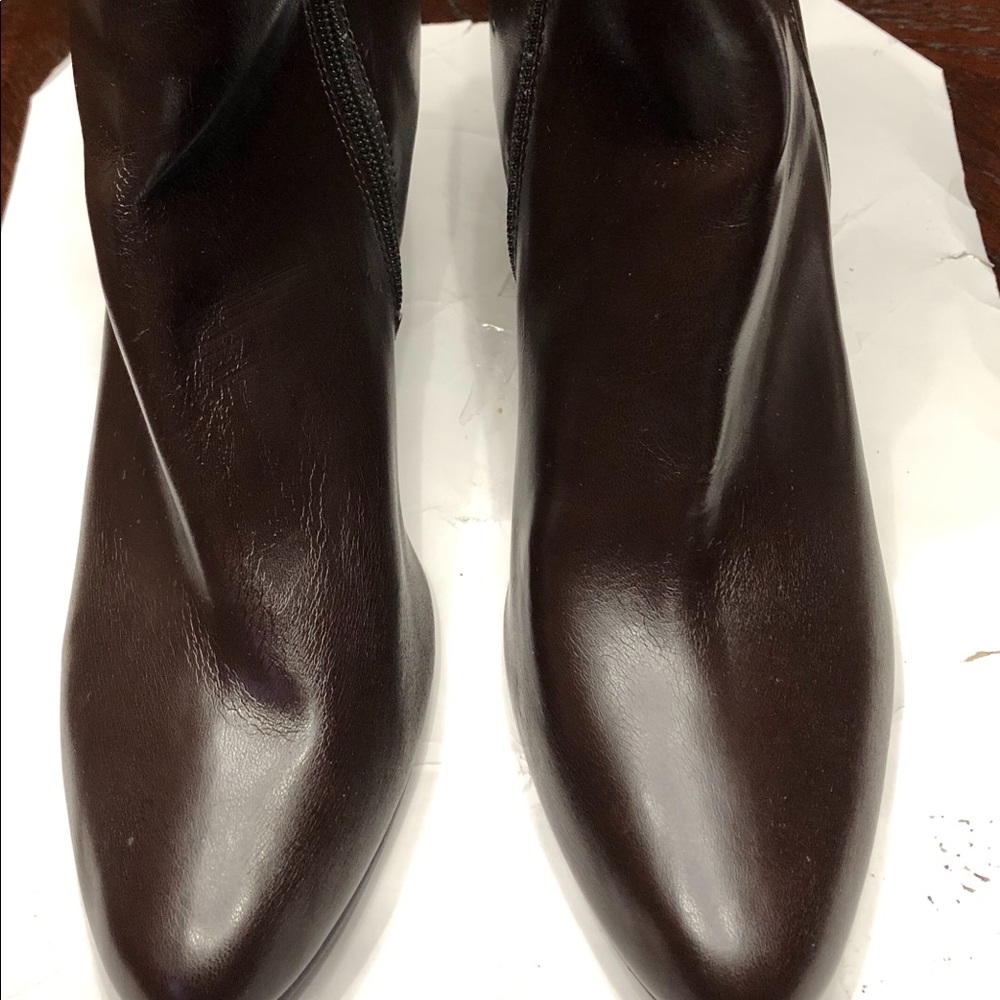Laboutique - Picture 2 of 2